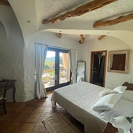 Couette-café Aurora 4*